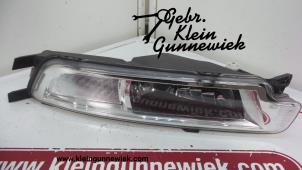 Gebruikte Mistlamp rechts-voor Volkswagen Passat Prijs € 45,00 Margeregeling aangeboden door Gebr.Klein Gunnewiek Ho.BV