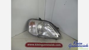 Gebruikte Koplamp rechts Dacia Logan Prijs € 50,00 Margeregeling aangeboden door Klein Gunnewiek Autodemontage & Motorentechniek