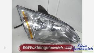 Gebruikte Koplamp rechts Ford Focus Prijs € 25,00 Margeregeling aangeboden door Klein Gunnewiek Autodemontage & Motorentechniek