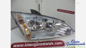 Gebruikte Koplamp rechts Ford Focus Prijs € 25,00 Margeregeling aangeboden door Klein Gunnewiek Autodemontage & Motorentechniek