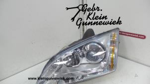 Gebruikte Linker Koplamp Ford Focus Prijs € 150,00 Margeregeling aangeboden door Gebr.Klein Gunnewiek Ho.BV