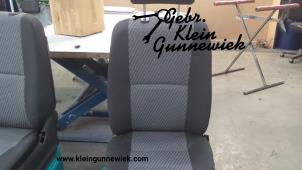 Gebruikte Voorstoel links Volkswagen Crafter Prijs € 265,00 Margeregeling aangeboden door Gebr.Klein Gunnewiek Ho.BV