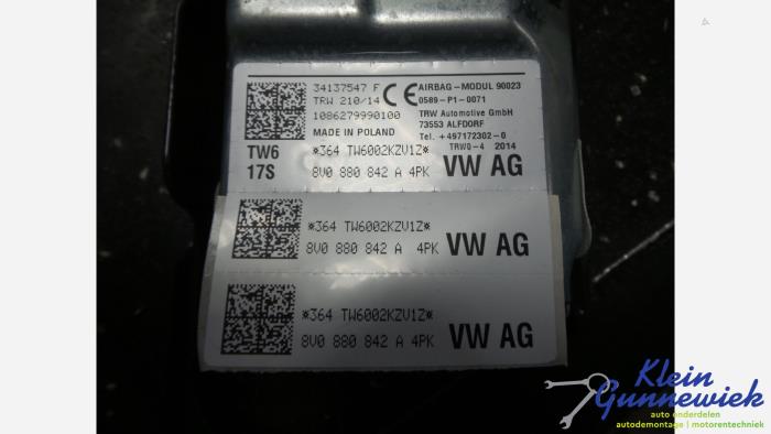 Airbag knie rechts van een Audi A3 2015