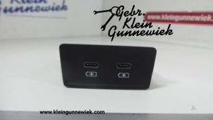 Gebruikte AUX/USB aansluiting Audi A3 Prijs € 40,00 Margeregeling aangeboden door Gebr.Klein Gunnewiek Ho.BV