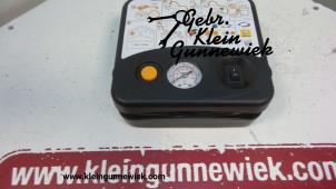 Gebruikte Bandenpomp Renault Twingo Prijs € 45,00 Margeregeling aangeboden door Gebr.Klein Gunnewiek Ho.BV