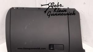 Gebruikte Handschoenenkastje Volkswagen Polo Prijs € 50,00 Margeregeling aangeboden door Gebr.Klein Gunnewiek Ho.BV