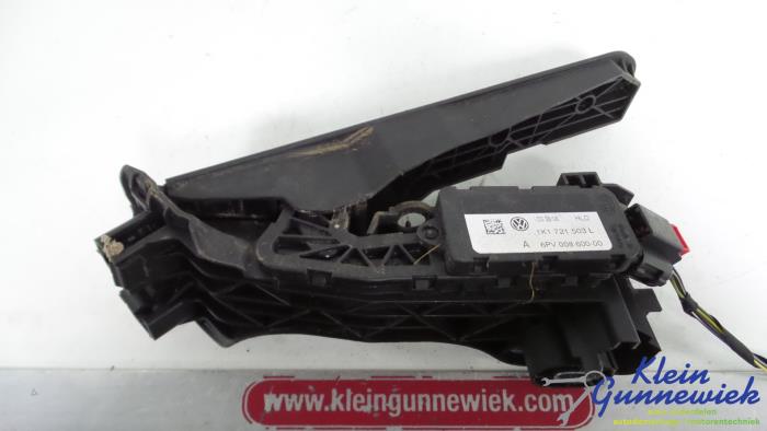 Gebruikte Sensor Gaspedaalpositie Volkswagen Passat Prijs € 30,00 Margeregeling aangeboden door Klein Gunnewiek Autodemontage & Motorentechniek