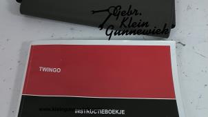 Gebruikte Instructie Boekje Renault Twingo Prijs € 20,00 Margeregeling aangeboden door Gebr.Klein Gunnewiek Ho.BV