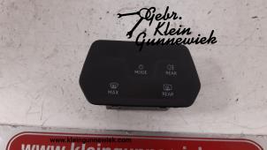Gebruikte Schakelaar Licht Volkswagen ID.3 Prijs € 40,00 Margeregeling aangeboden door Gebr.Klein Gunnewiek Ho.BV