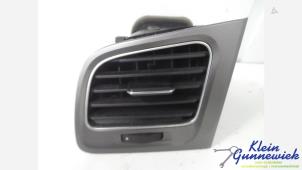 Gebruikte Luchtrooster Dashboard Volkswagen Golf Prijs € 15,00 Margeregeling aangeboden door Klein Gunnewiek Autodemontage & Motorentechniek