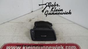 Gebruikte Luchtrooster Dashboard Volkswagen Passat Prijs € 15,00 Margeregeling aangeboden door Gebr.Klein Gunnewiek Ho.BV