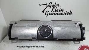 Gebruikte Luchtrooster Dashboard Volkswagen Phaeton Prijs € 195,00 Margeregeling aangeboden door Gebr.Klein Gunnewiek Ho.BV