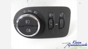 Gebruikte Licht Schakelaar Opel Corsa Prijs € 25,00 Margeregeling aangeboden door Klein Gunnewiek Autodemontage & Motorentechniek