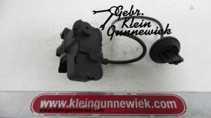 Gebruikte Portiervergrendelings Motor Volkswagen Jetta Prijs € 10,00 Margeregeling aangeboden door Gebr.Klein Gunnewiek Ho.BV