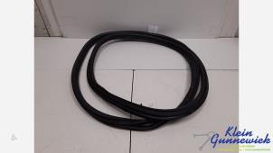 Gebruikte Portierrubber 4Deurs links-voor BMW 2-Serie Prijs € 25,00 Margeregeling aangeboden door Klein Gunnewiek Autodemontage & Motorentechniek