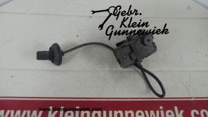 Gebruikte Motor Centrale Deurvergrendeling Volkswagen Golf Prijs € 10,00 Margeregeling aangeboden door Gebr.Klein Gunnewiek Ho.BV