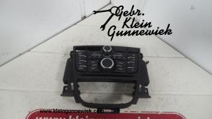 Gebruikte Radiobedienings paneel Opel Astra Prijs € 65,00 Margeregeling aangeboden door Gebr.Klein Gunnewiek Ho.BV