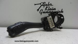 Gebruikte Knipperlicht Schakelaar Volkswagen Passat Prijs € 20,00 Margeregeling aangeboden door Gebr.Klein Gunnewiek Ho.BV