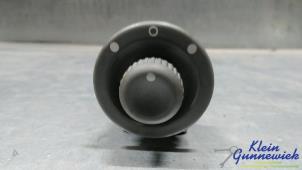 Gebruikte Spiegel Schakelaar Renault Twingo Prijs € 20,00 Margeregeling aangeboden door Klein Gunnewiek Autodemontage & Motorentechniek