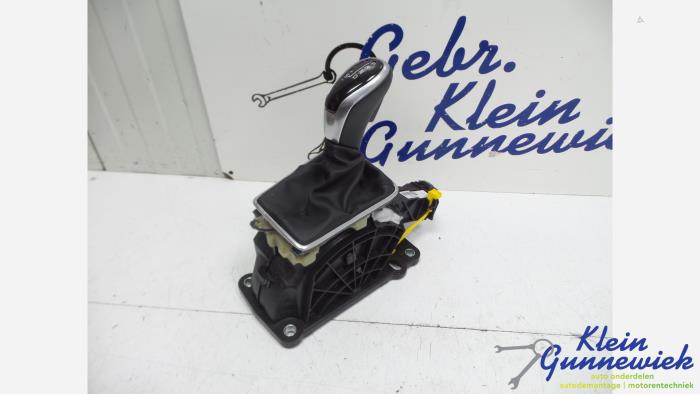 Gebruikte Versnellingspook Volvo V40 Prijs € 100,00 Margeregeling aangeboden door Klein Gunnewiek Autodemontage & Motorentechniek