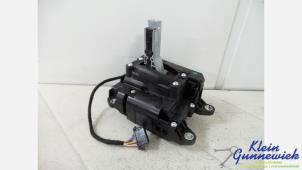 Gebruikte Versnellingspook Audi A4 Prijs € 125,00 Margeregeling aangeboden door Klein Gunnewiek Autodemontage & Motorentechniek