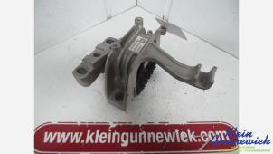 Gebruikte Motorsteun Volkswagen T-Roc Prijs € 25,00 Margeregeling aangeboden door Klein Gunnewiek Autodemontage & Motorentechniek