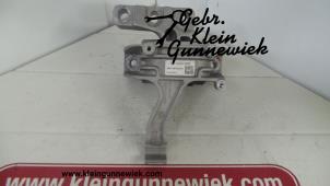 Gebruikte Motorsteun Volkswagen Passat Prijs € 60,00 Margeregeling aangeboden door Gebr.Klein Gunnewiek Ho.BV