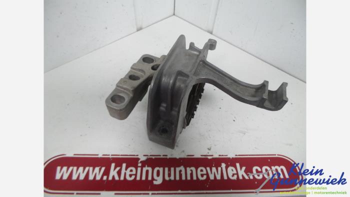 Gebruikte Motorrubber Volkswagen Passat Prijs € 24,00 Margeregeling aangeboden door Klein Gunnewiek Autodemontage & Motorentechniek