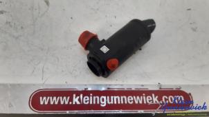 Gebruikte Ruitensproeierpomp voor Kia Optima Prijs € 15,00 Margeregeling aangeboden door Klein Gunnewiek Autodemontage & Motorentechniek