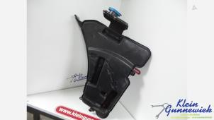 Gebruikte Ruitensproeiertank voor BMW 7-Serie Prijs € 30,00 Margeregeling aangeboden door Klein Gunnewiek Autodemontage & Motorentechniek