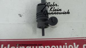 Gebruikte Ruitensproeierpomp voor Volkswagen Passat Prijs € 15,00 Margeregeling aangeboden door Gebr.Klein Gunnewiek Ho.BV