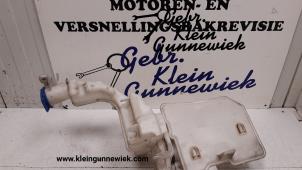 Gebruikte Ruitensproeiertank voor Volkswagen Passat Prijs € 20,00 Margeregeling aangeboden door Gebr.Klein Gunnewiek Ho.BV