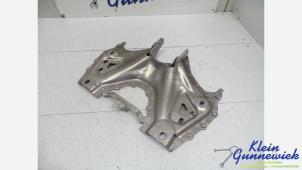 Gebruikte Versnellingsbak Steun Porsche 911 Prijs € 50,00 Margeregeling aangeboden door Klein Gunnewiek Autodemontage & Motorentechniek