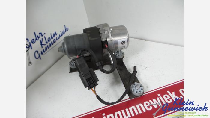 Gebruikte Vacuumpomp Rembekrachtiging BMW 7-Serie Prijs € 144,00 Margeregeling aangeboden door Klein Gunnewiek Autodemontage & Motorentechniek