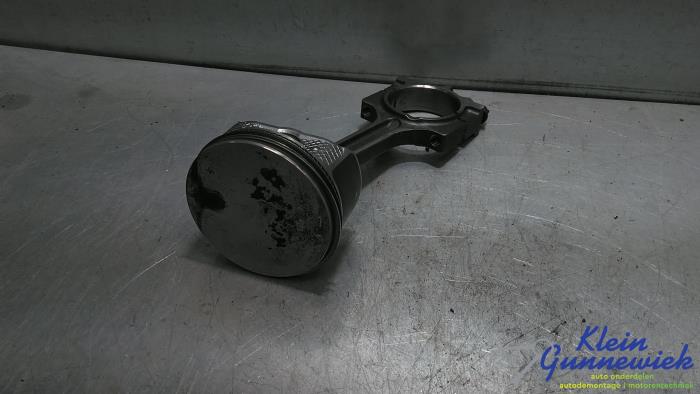 Gebruikte Zuiger Ford Focus Prijs € 55,00 Margeregeling aangeboden door Klein Gunnewiek Autodemontage & Motorentechniek