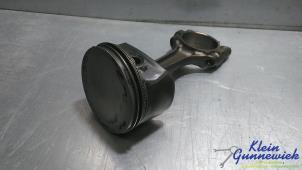 Gebruikte Zuiger Opel Zafira Prijs € 75,00 Margeregeling aangeboden door Klein Gunnewiek Autodemontage & Motorentechniek