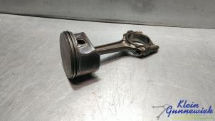 Gebruikte Zuiger Opel Zafira Prijs € 75,00 Margeregeling aangeboden door Klein Gunnewiek Autodemontage & Motorentechniek