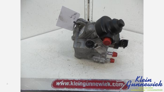 Gebruikte Brandstofpomp Mechanisch Volkswagen Passat Prijs € 139,00 Margeregeling aangeboden door Klein Gunnewiek Autodemontage & Motorentechniek