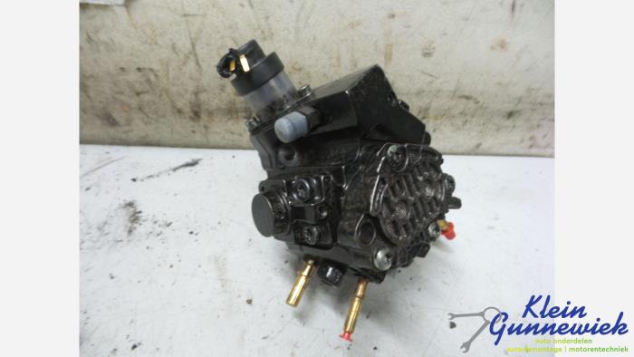 Gebruikte Brandstofpomp Mechanisch Renault Master Prijs € 55,00 Margeregeling aangeboden door Klein Gunnewiek Autodemontage & Motorentechniek