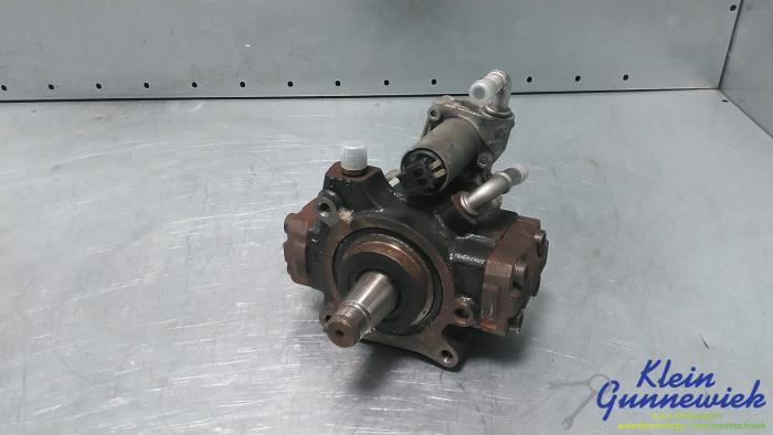 Gebruikte Brandstofpomp Mechanisch Volkswagen Passat Prijs € 213,00 Margeregeling aangeboden door Klein Gunnewiek Autodemontage & Motorentechniek