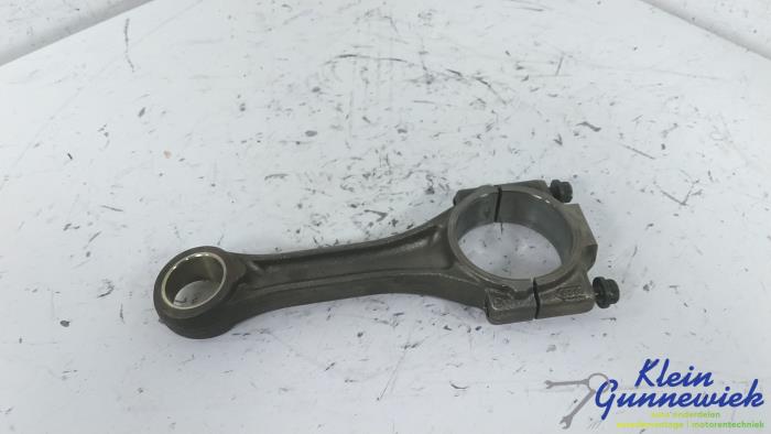 Gebruikte Drijfstang Volkswagen Passat Prijs € 41,00 Margeregeling aangeboden door Klein Gunnewiek Autodemontage & Motorentechniek