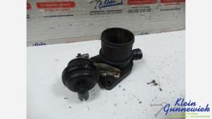 Gebruikte Gasklephuis Renault Grand Espace Prijs € 75,00 Margeregeling aangeboden door Klein Gunnewiek Autodemontage & Motorentechniek