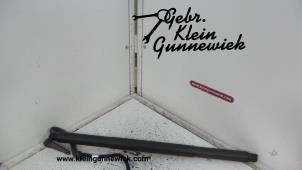 Gebruikte Gasdemper links-achter Volkswagen Tiguan Prijs € 75,00 Margeregeling aangeboden door Gebr.Klein Gunnewiek Ho.BV