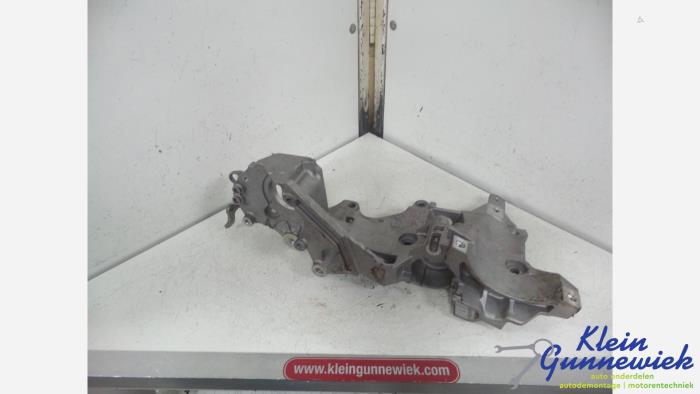 Gebruikte Dynamosteun onder Volkswagen Passat Prijs € 25,00 Margeregeling aangeboden door Klein Gunnewiek Autodemontage & Motorentechniek