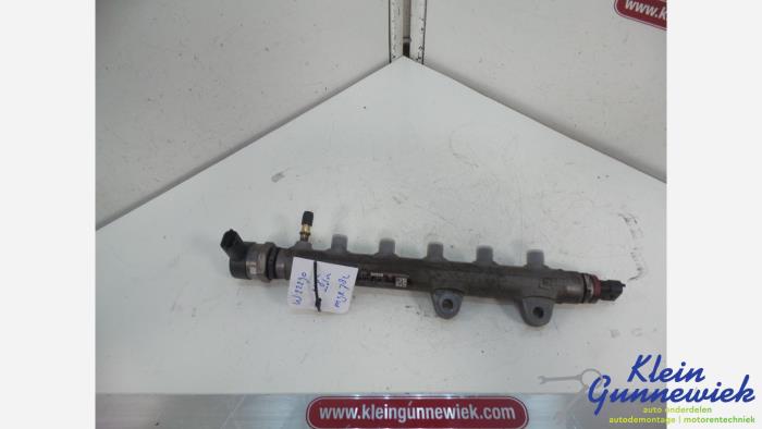 Gebruikte Verstuiver brug Opel Vivaro Prijs € 33,00 Margeregeling aangeboden door Klein Gunnewiek Autodemontage & Motorentechniek