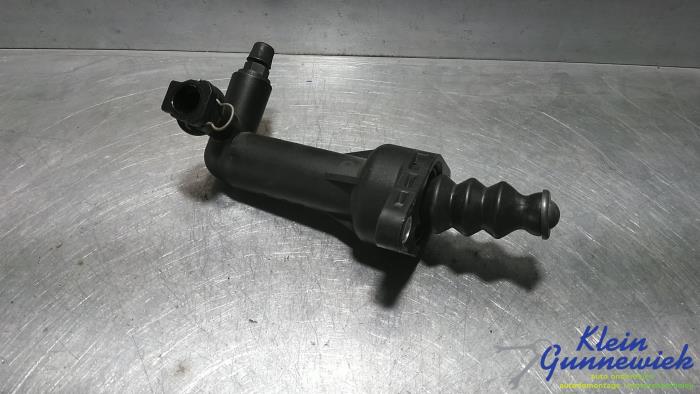 Gebruikte Koppeling Hulp Cilinder Volkswagen Polo Prijs € 20,00 Margeregeling aangeboden door Klein Gunnewiek Autodemontage & Motorentechniek