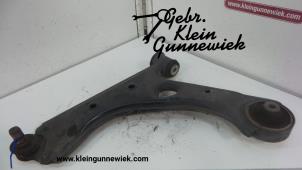 Gebruikte Draagarm onder links-voor Opel Adam Prijs € 30,00 Margeregeling aangeboden door Gebr.Klein Gunnewiek Ho.BV