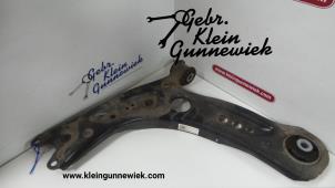 Gebruikte Draagarm onder links-voor Volkswagen Golf Prijs € 65,00 Margeregeling aangeboden door Gebr.Klein Gunnewiek Ho.BV