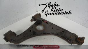 Gebruikte Draagarm onder rechts-voor Opel Mokka Prijs € 50,00 Margeregeling aangeboden door Gebr.Klein Gunnewiek Ho.BV