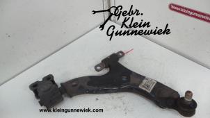 Gebruikte Draagarm onder rechts-voor Opel Karl Prijs € 40,00 Margeregeling aangeboden door Gebr.Klein Gunnewiek Ho.BV